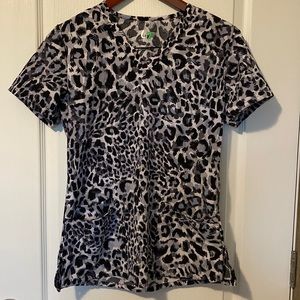 GT Performance scrub top